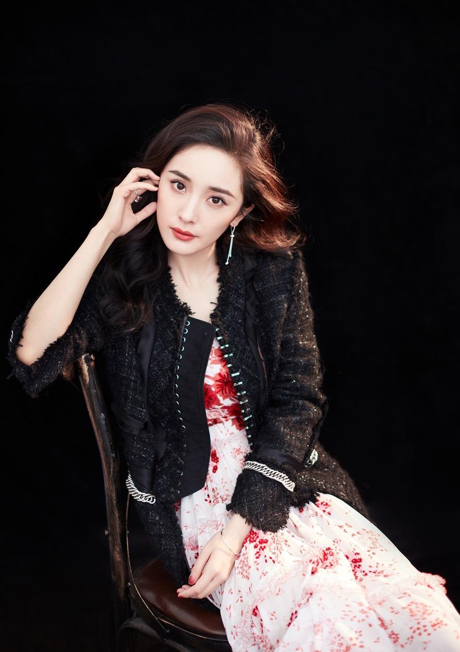 杨幂优雅妩媚时尚写真