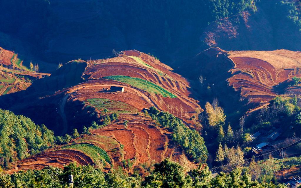 东川红土地风景