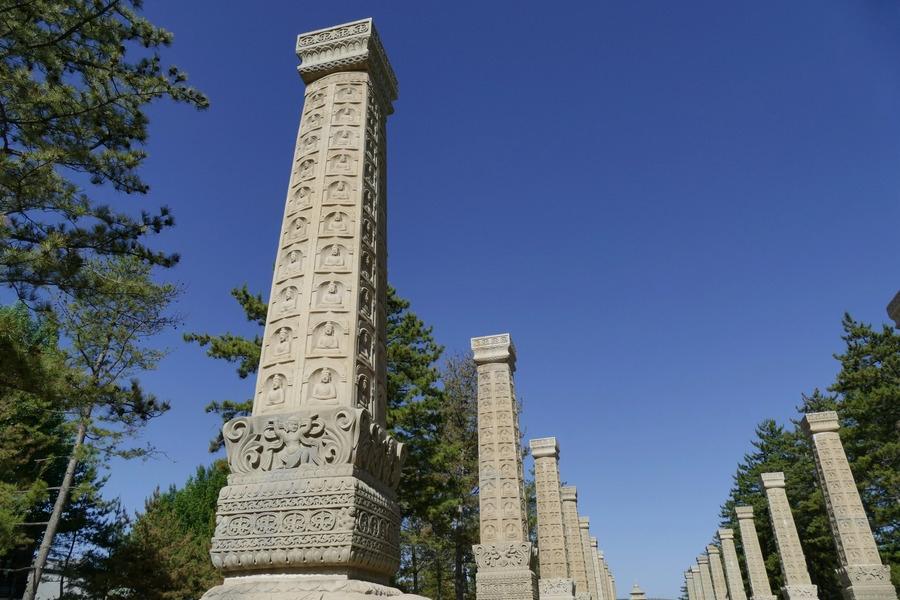 山西大同云冈石窟风光