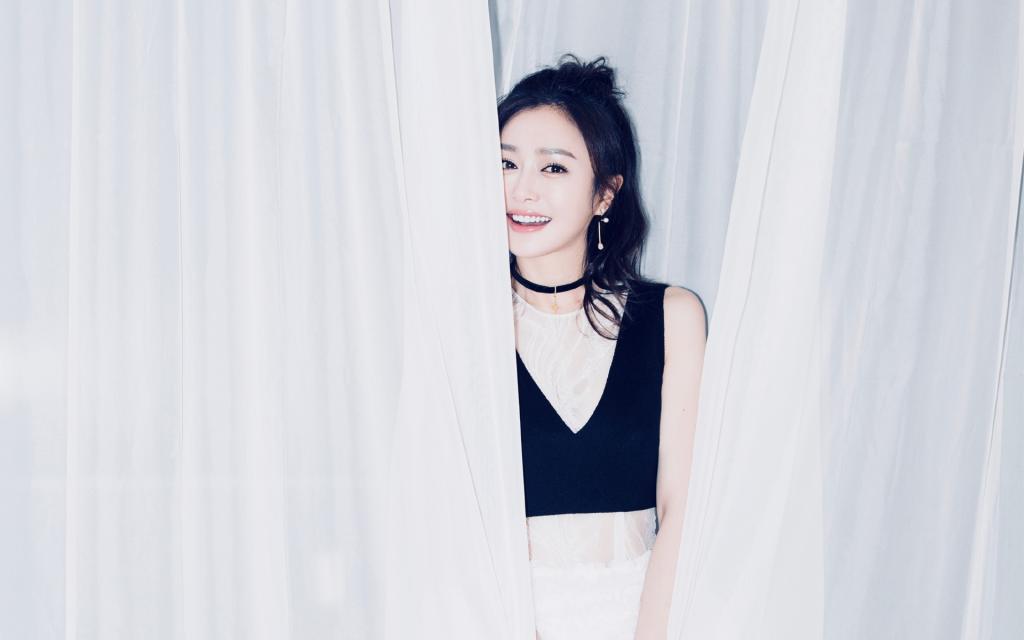 气质美女秦岚时尚写真