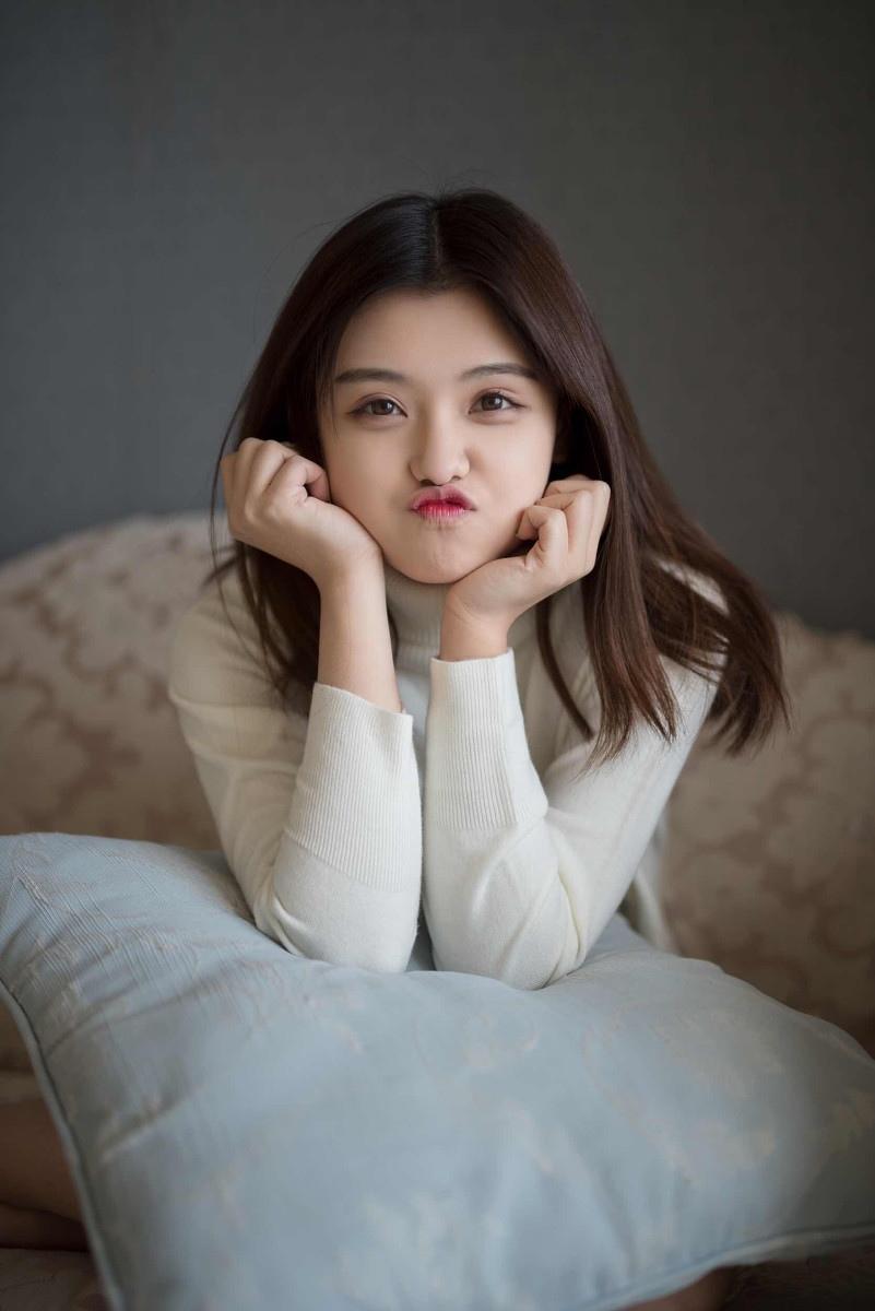 清纯美女可爱搞怪居家写真