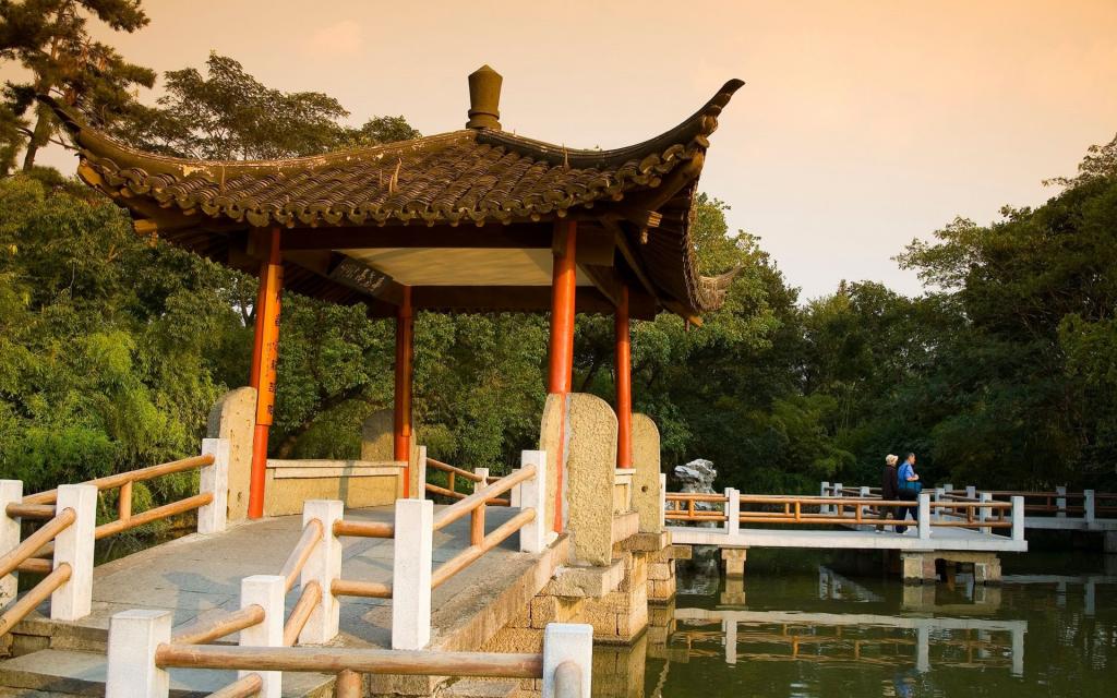 唯美的杭州西湖凉亭