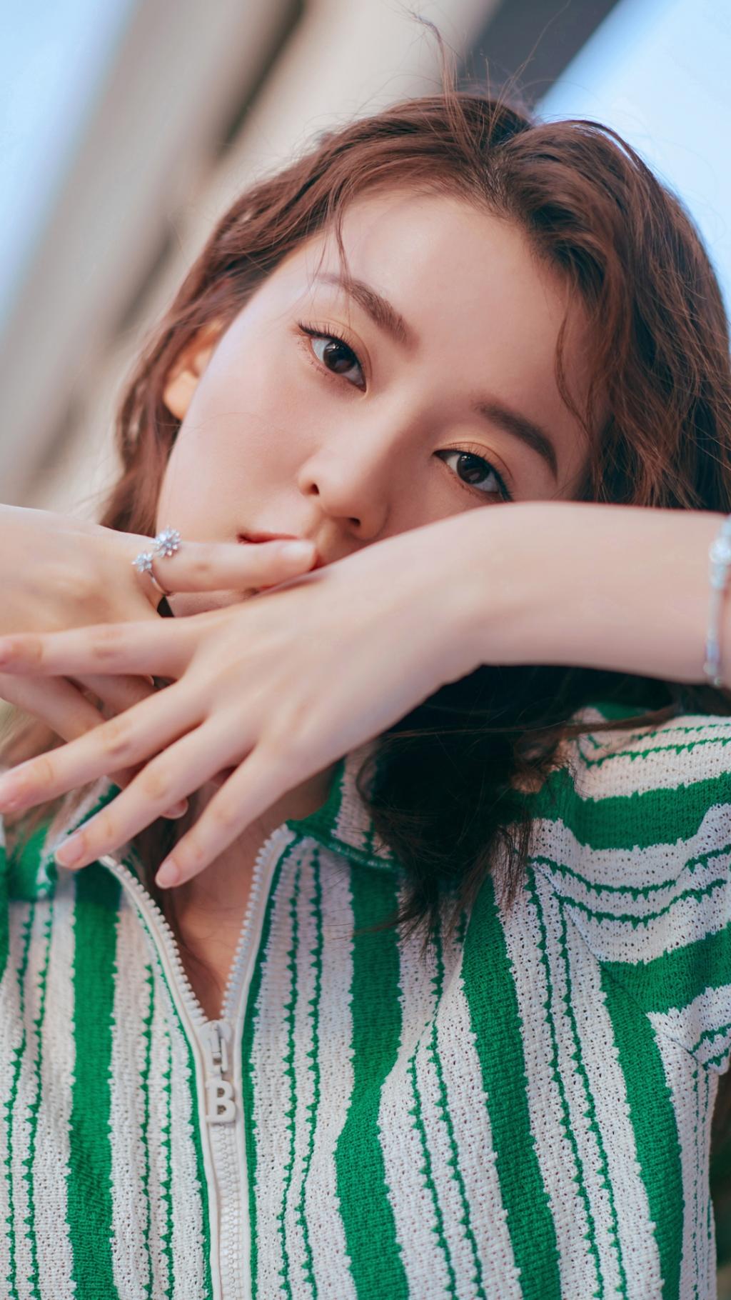 乔欣美丽动人写真