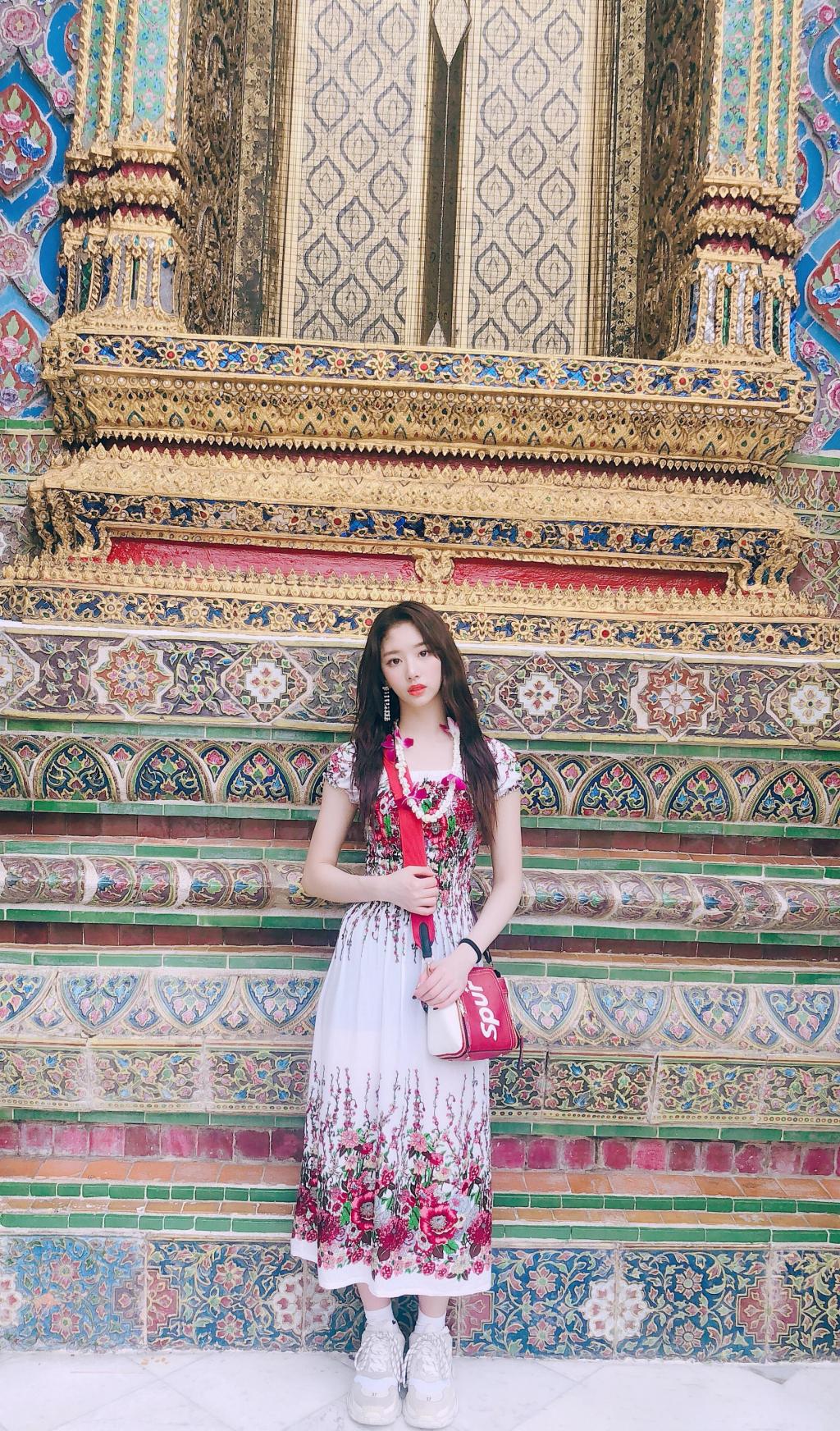 美丽少女孔雪儿曼谷甜美写真