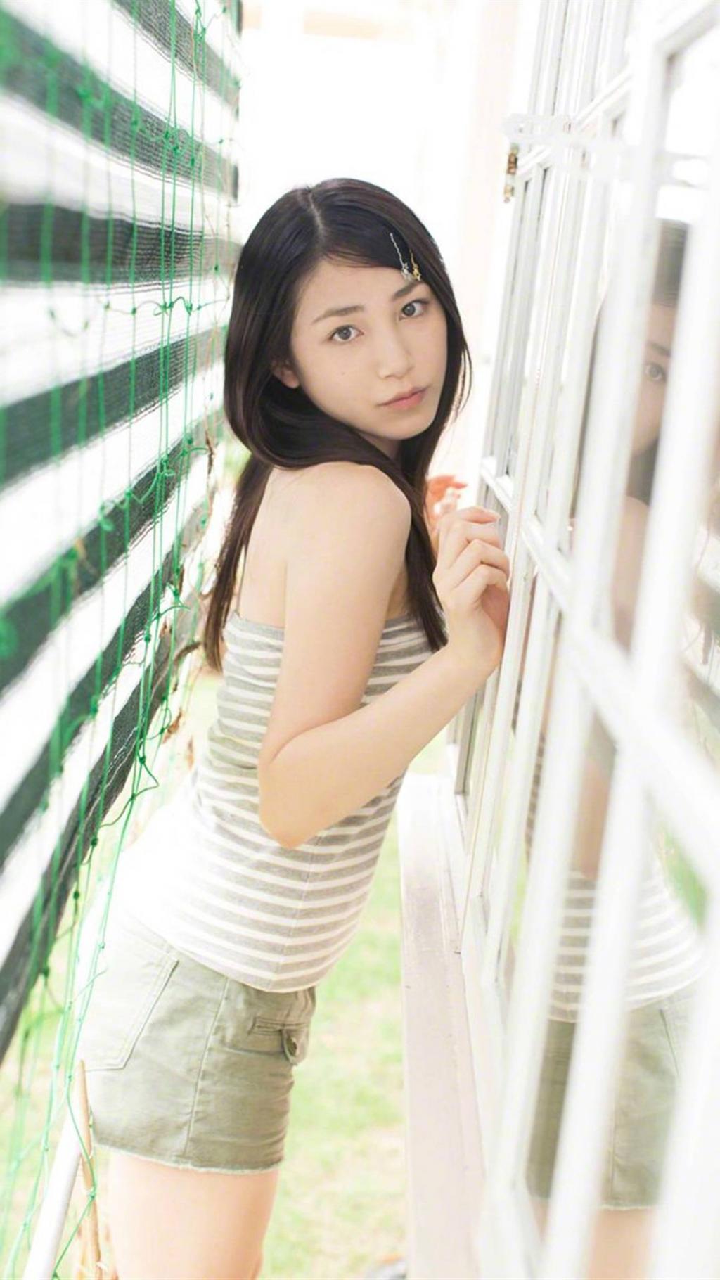 甜美少女居家活力写真