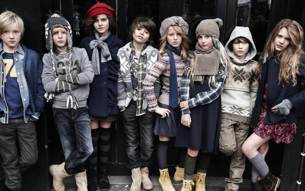 多彩时装儿童耍酷