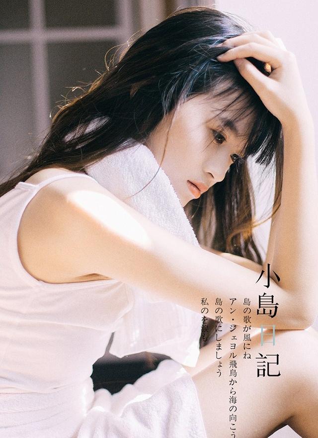 白皙氧气美女清纯唯美私房写真