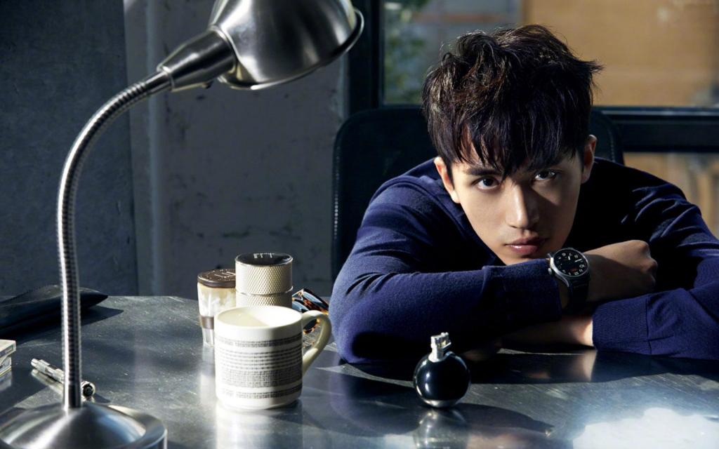 男神许魏洲帅气有型写真