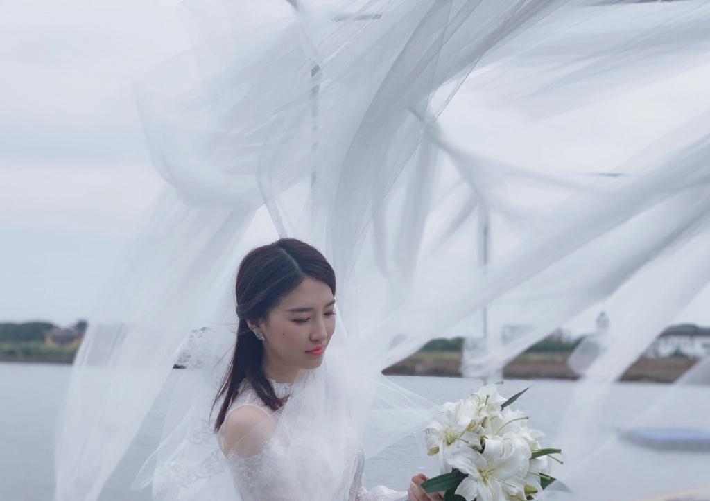 杜雨宸性感唯美白色婚纱写真