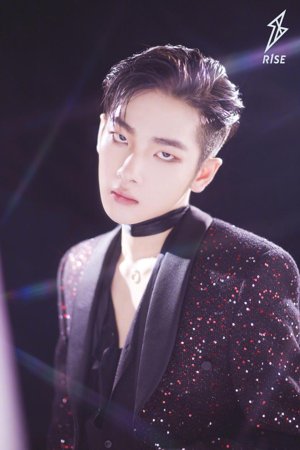 流行乐男子演唱组合R1SE