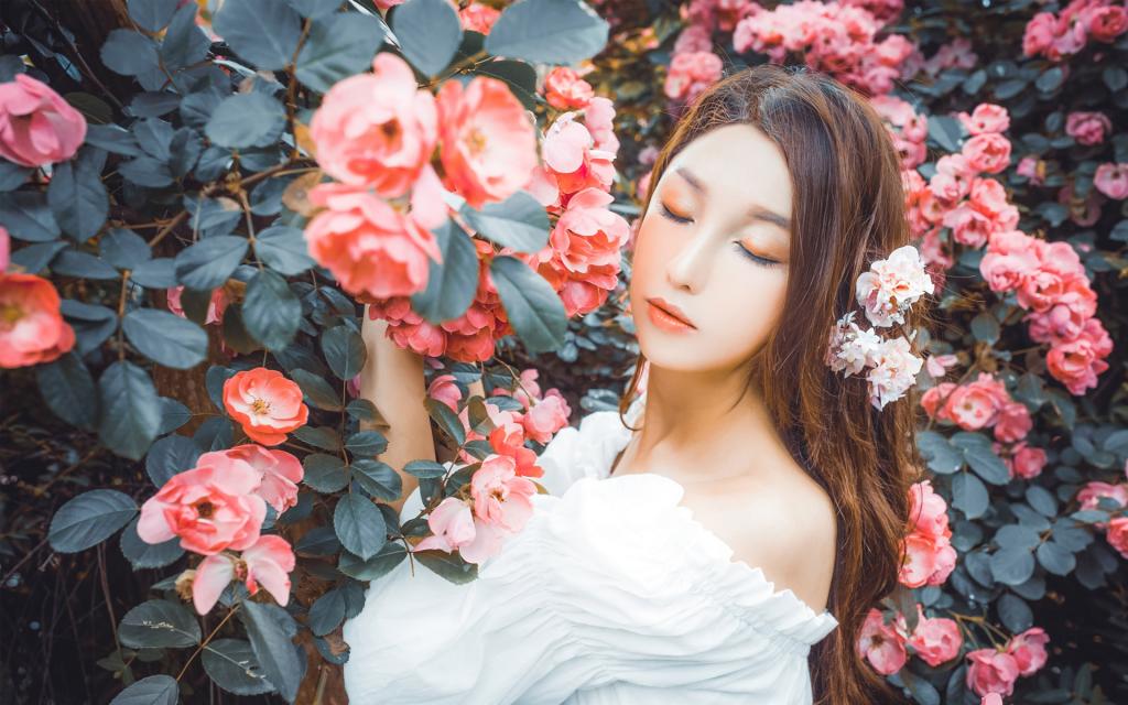 花丛花季和服美女
