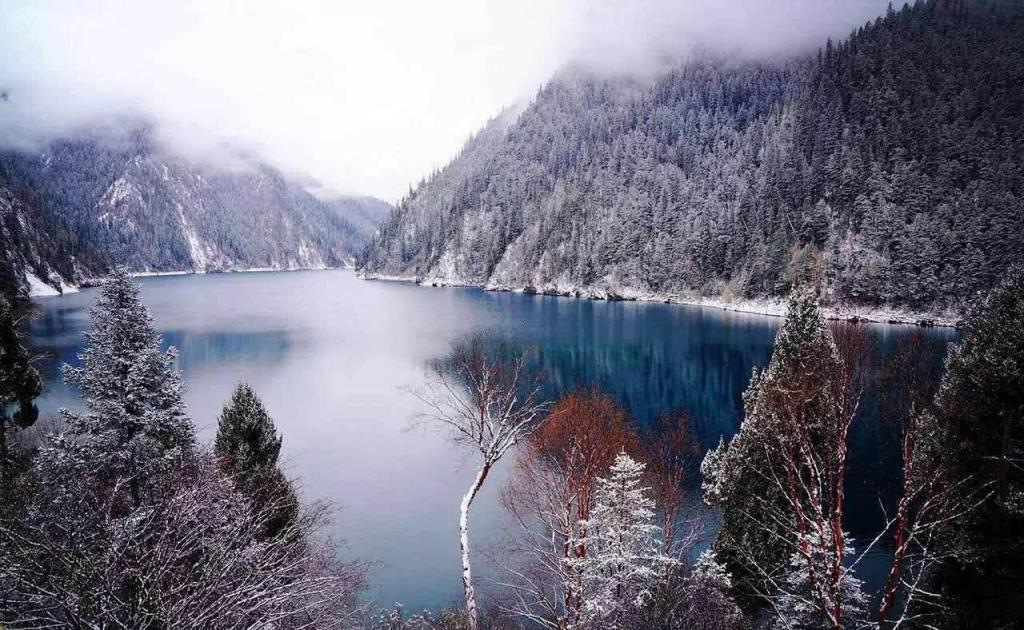 九寨沟白皑皑的唯美雪景