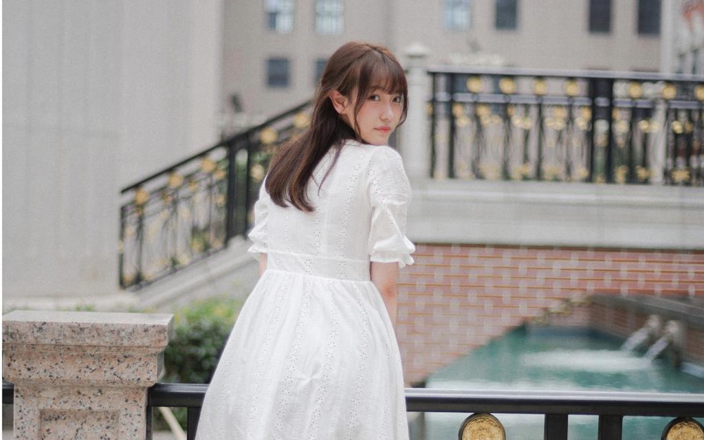 清秀可人的姑娘