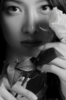 宋茜性感妩媚黑色吊带裙迷人写真-5