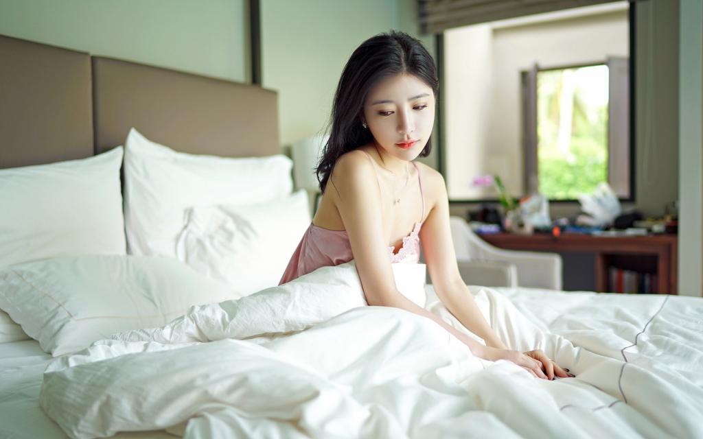清新美女起床写真
