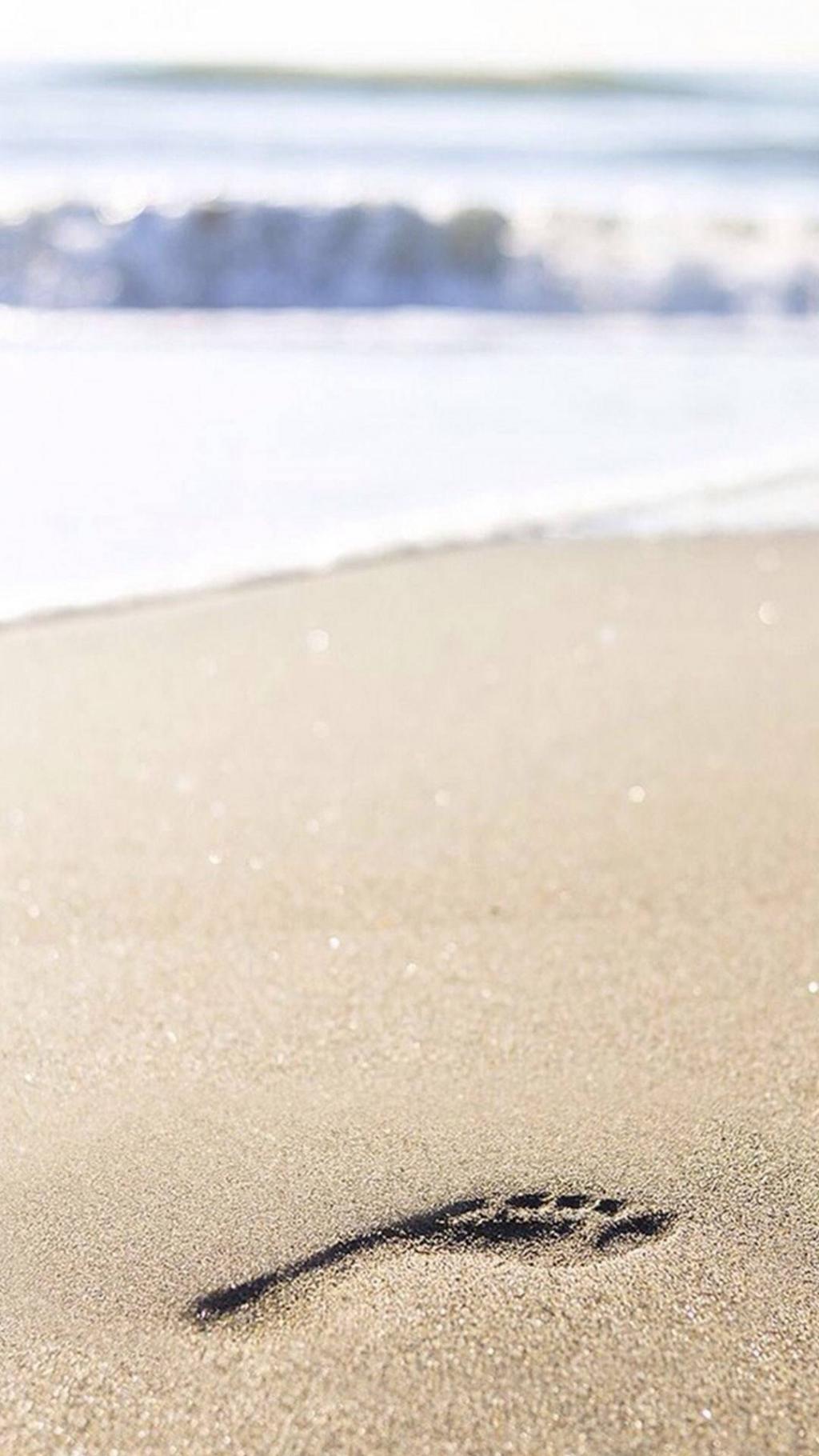 沙滩脚印