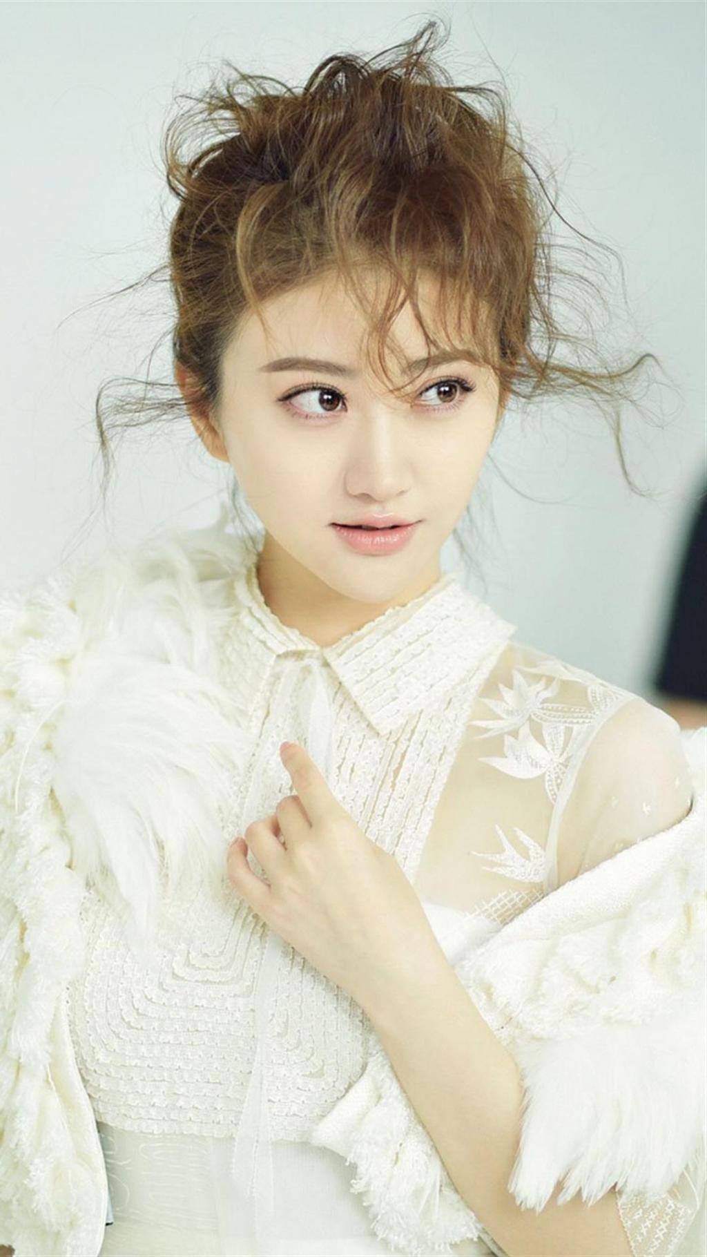 景甜简约风甜美写真