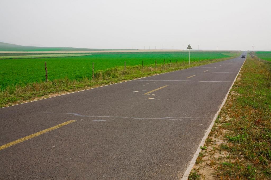 乌兰木统公路风光