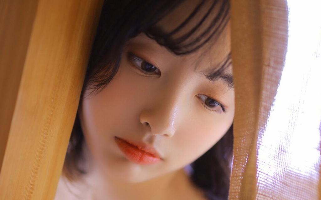 楚楚动人的美女私房写真