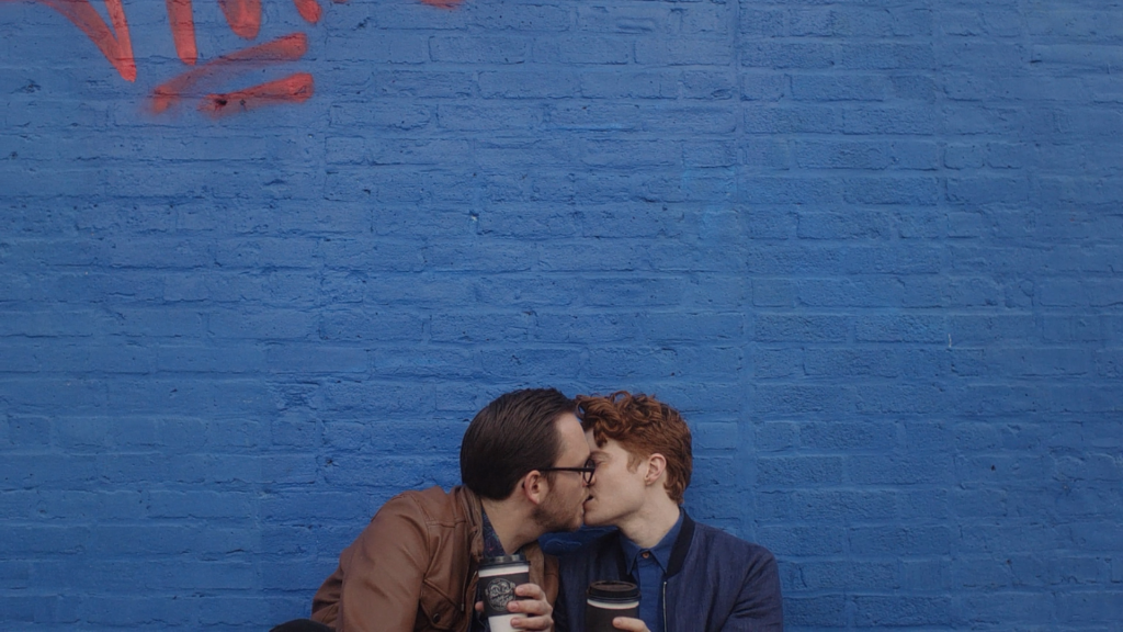 美国喜剧《绑定 第一季》