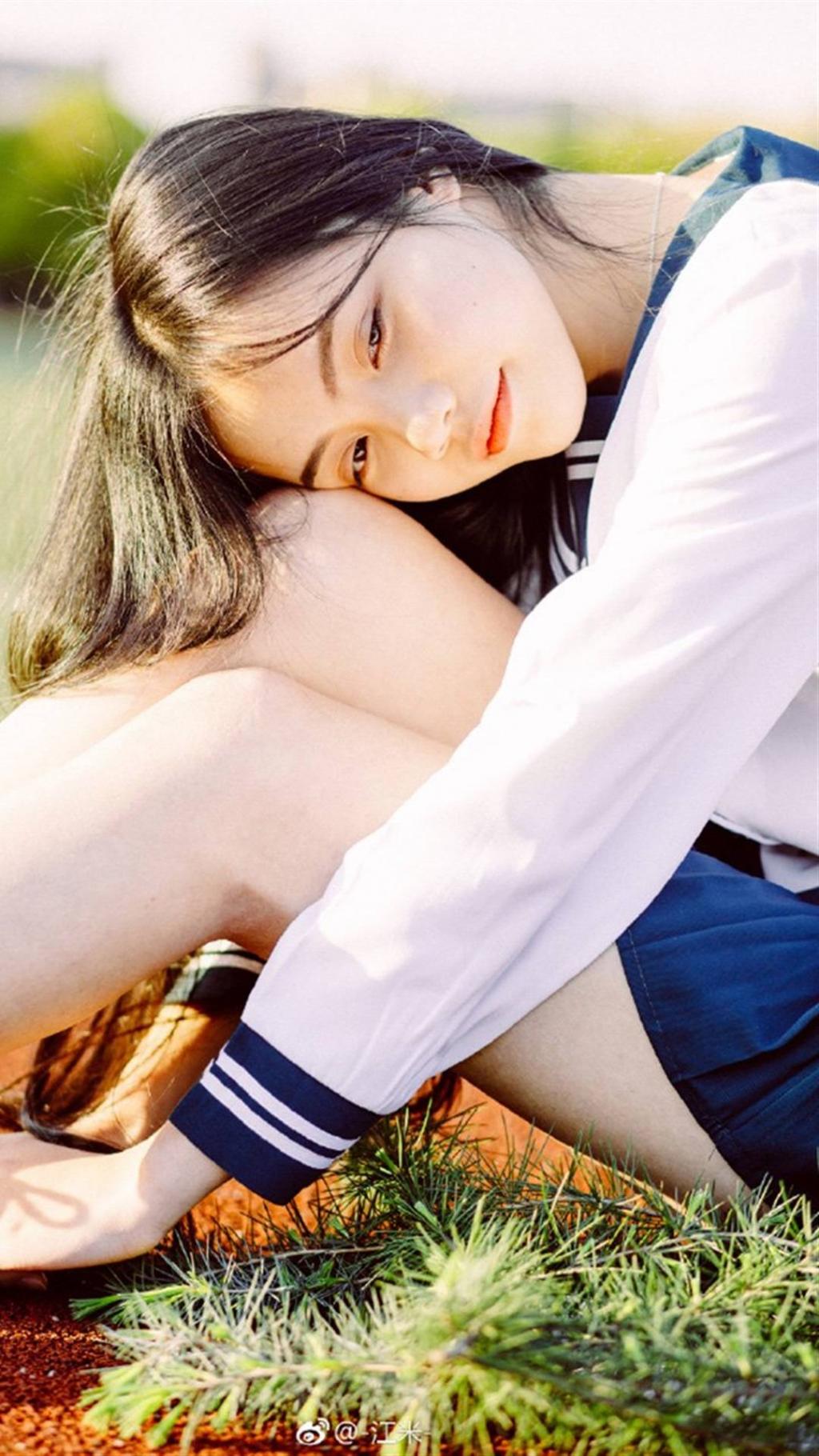 清纯养眼校服美女写真