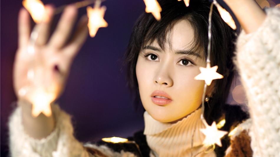 梁缘“星空”主题灵动写真