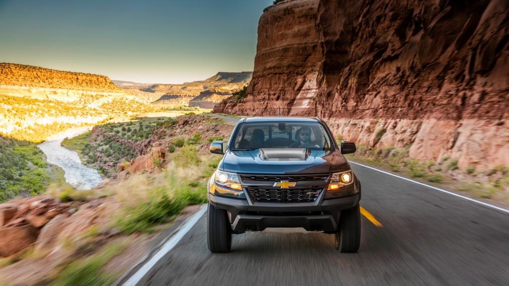 雪佛兰库罗德zr2中型皮卡