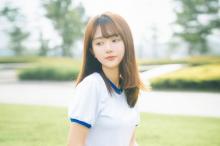 甜美小清新美女户外