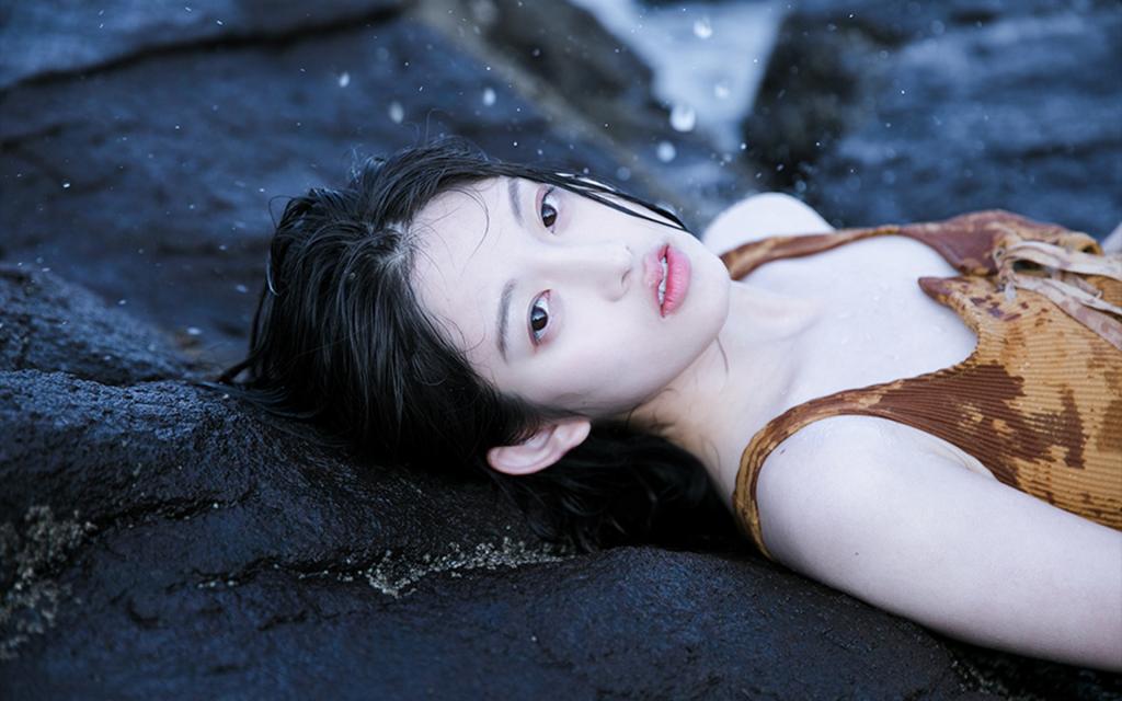 清纯泳装美女写真