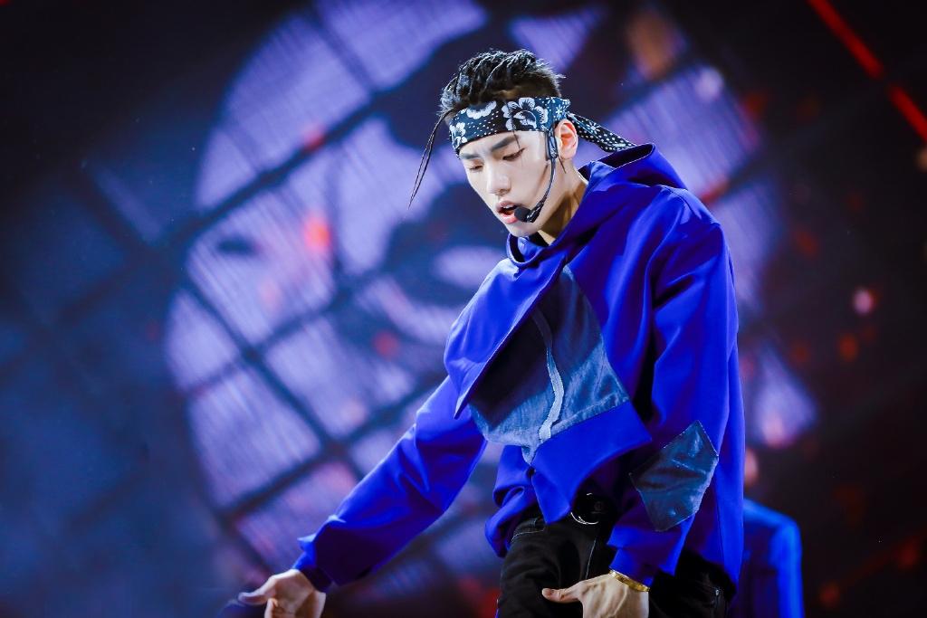 王子异《偶像练习生》帅气写真