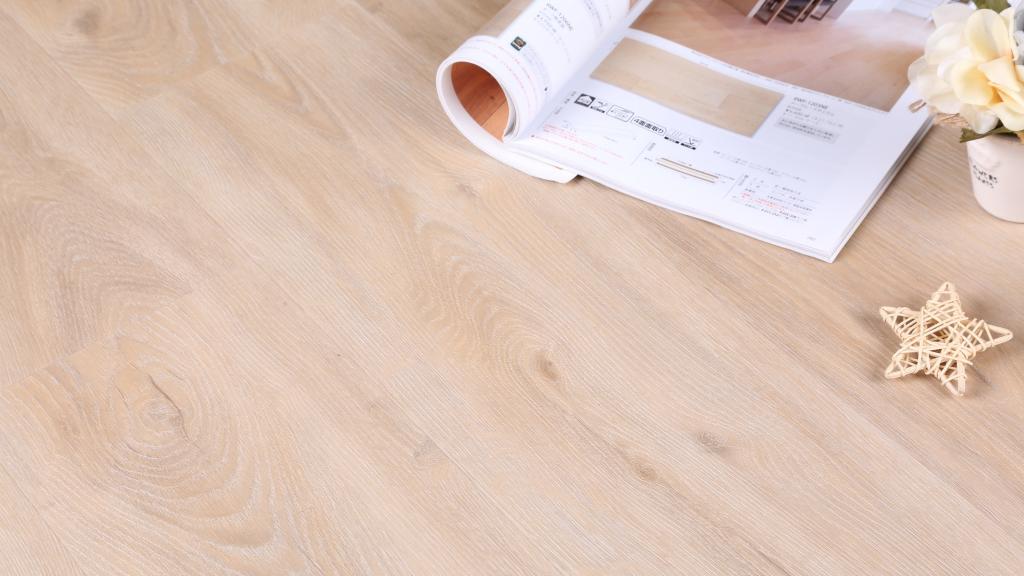 淡雅花草木地板