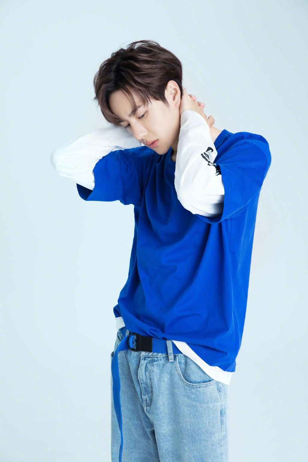 王一博帅气小清新写真