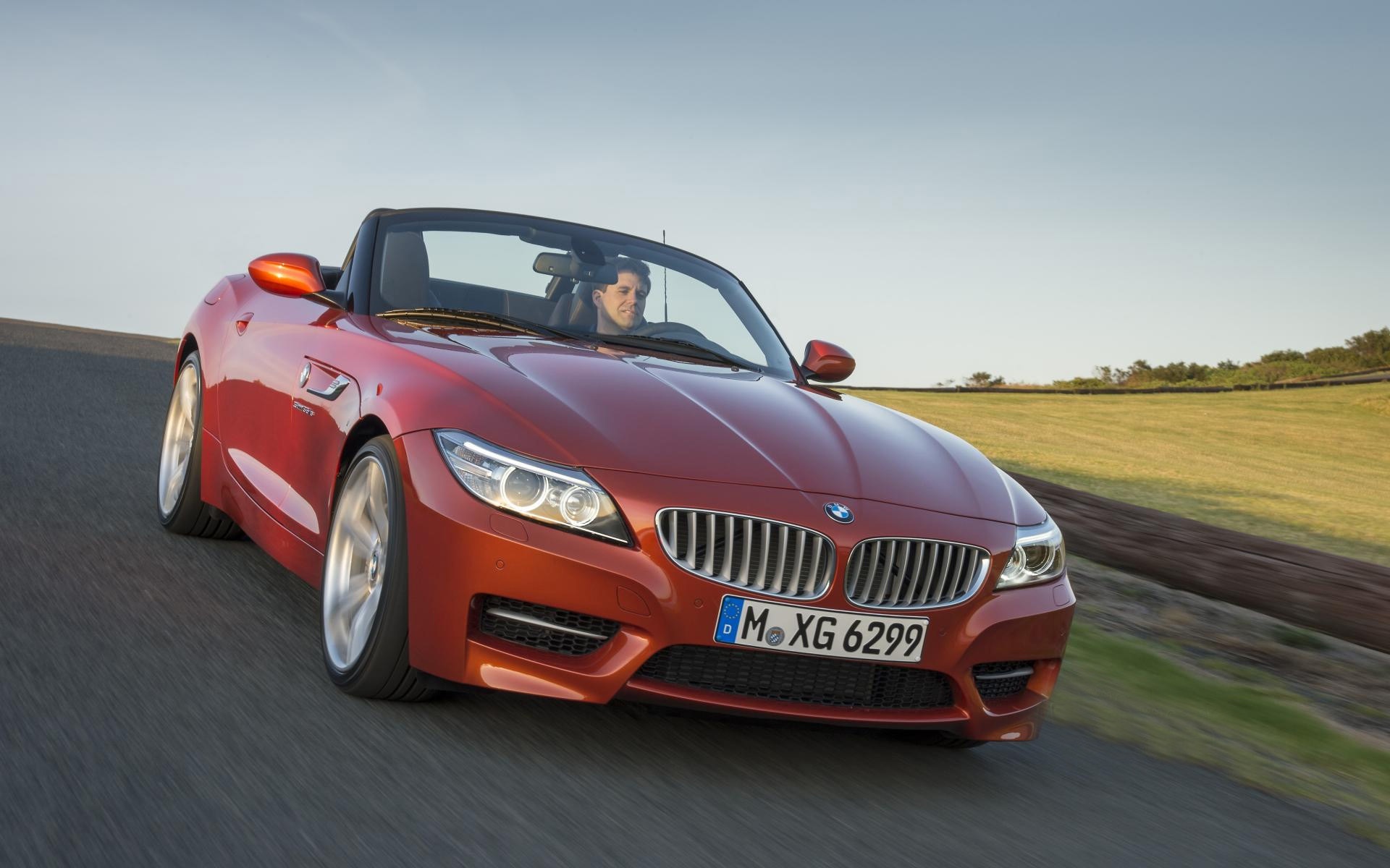 帅气2013款宝马z4汽车