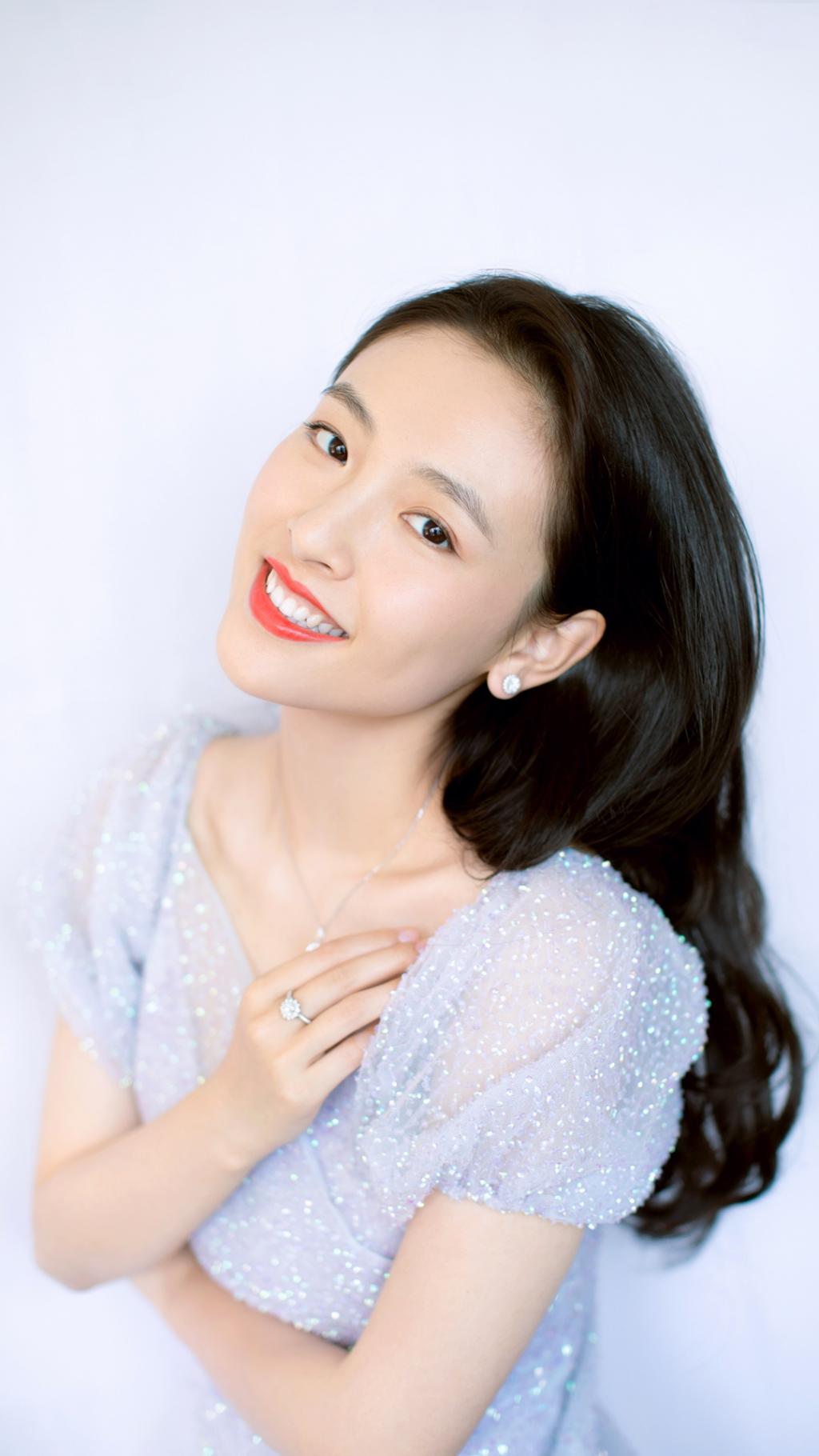 吴倩优雅气质写真