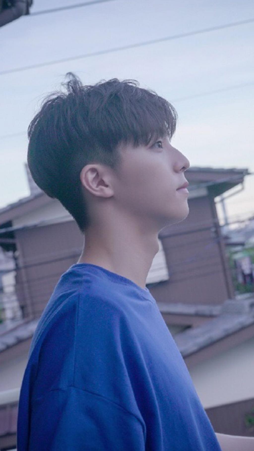 陈立农休闲帅气生活照