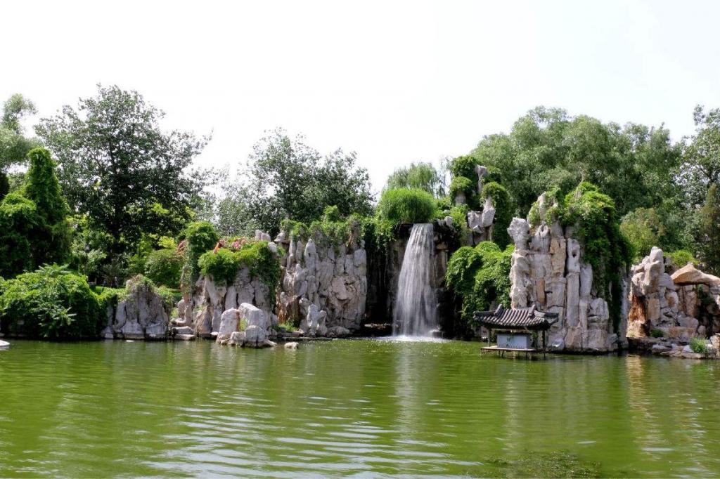 风光秀丽的北京龙潭公园