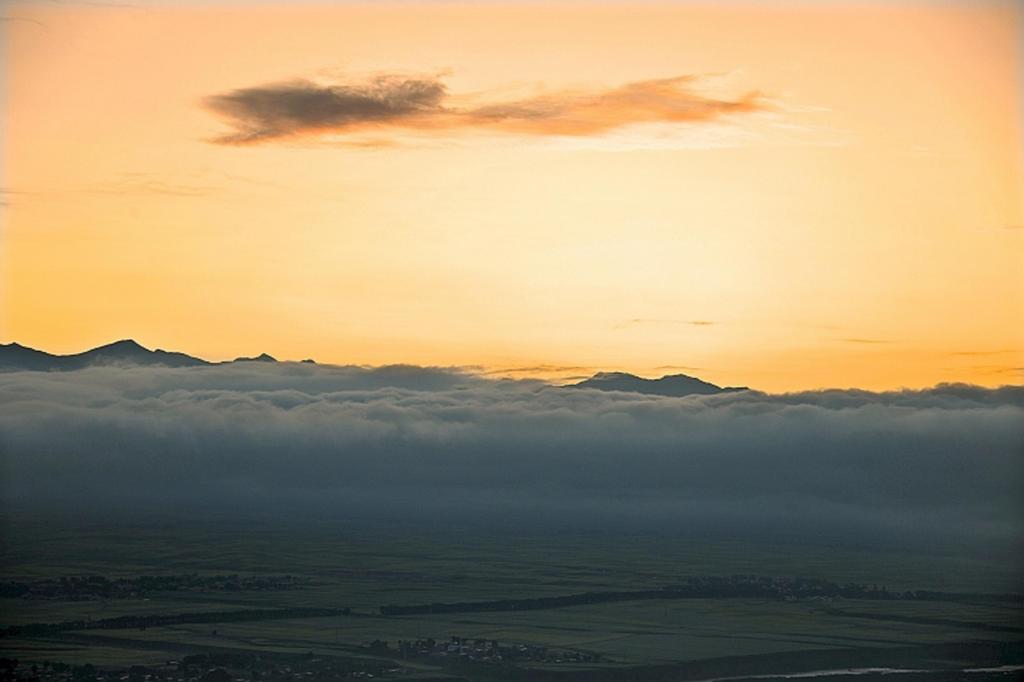 辽阔平原迷人自然风光
