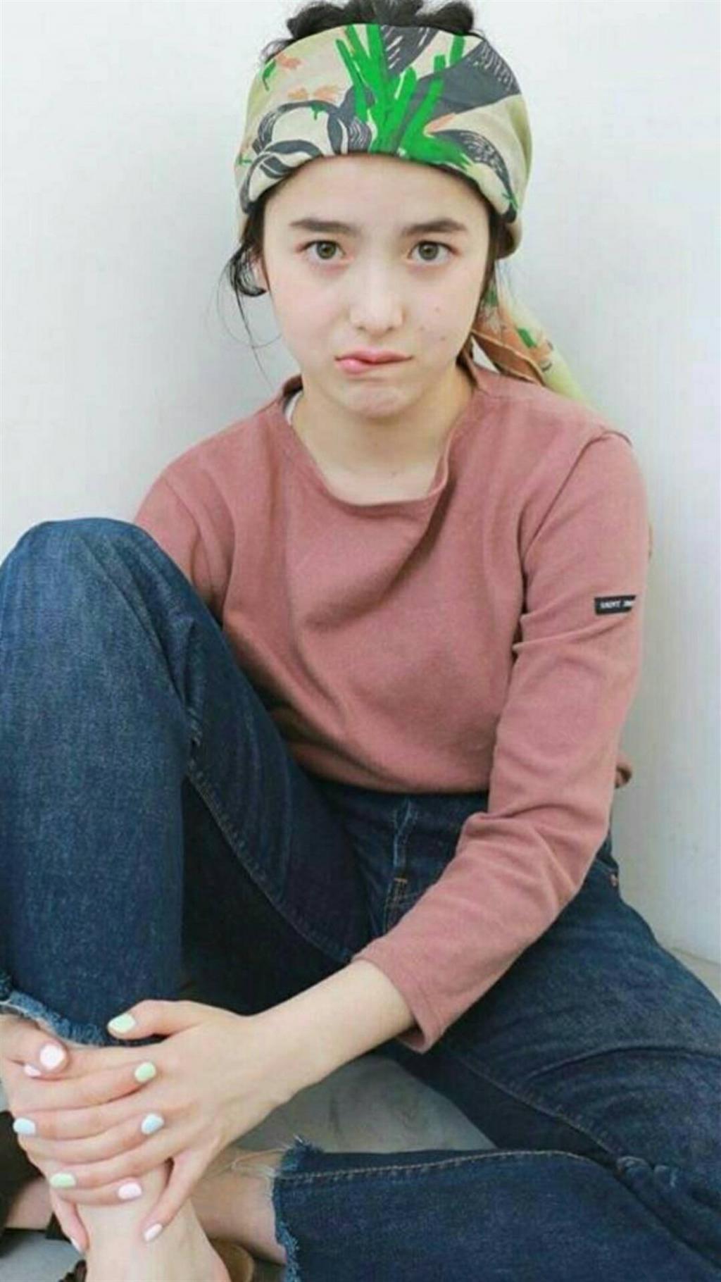 可爱俏丽小美女