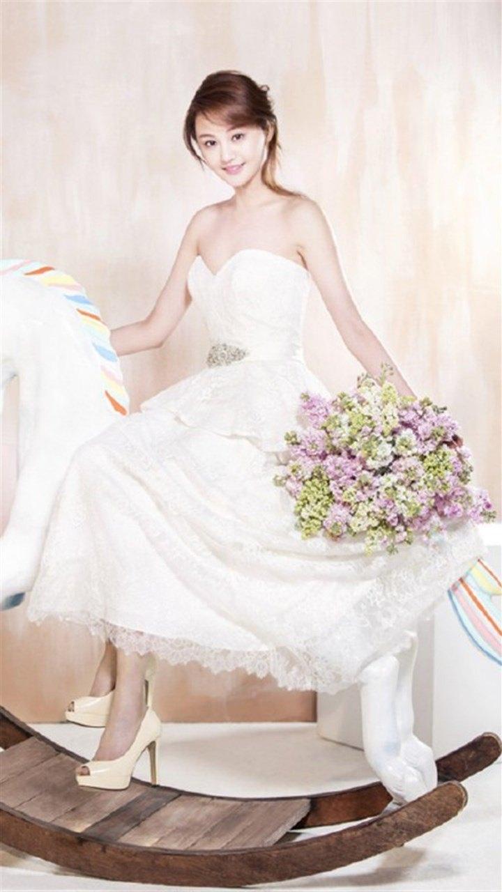 优雅甜美公主郑爽婚纱照