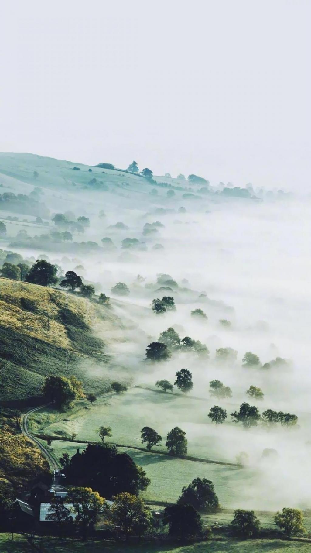 云烟缭绕的大自然一道风景线