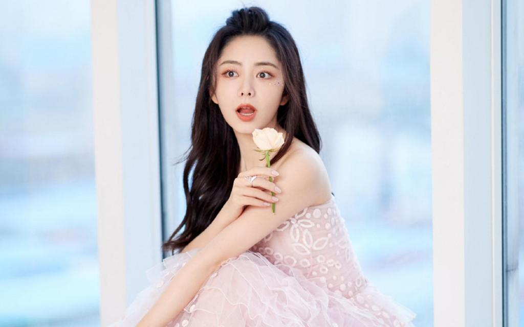 谭松韵粉色少女系纱裙仙气唯美写真