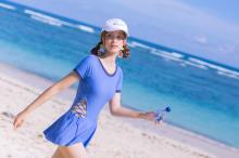 海边性感泳装美女