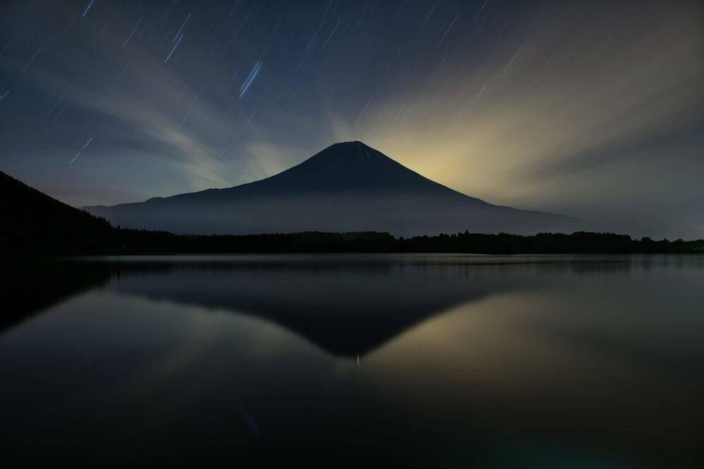 摄影下的日本富士山优美景致图
