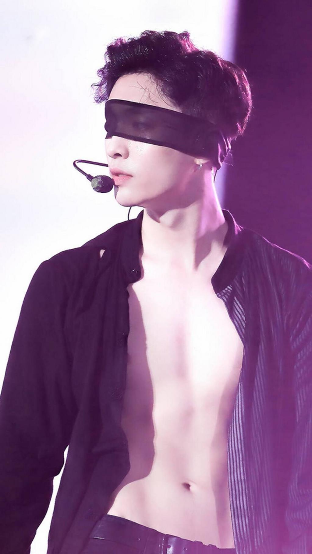 张艺兴魅力舞台照