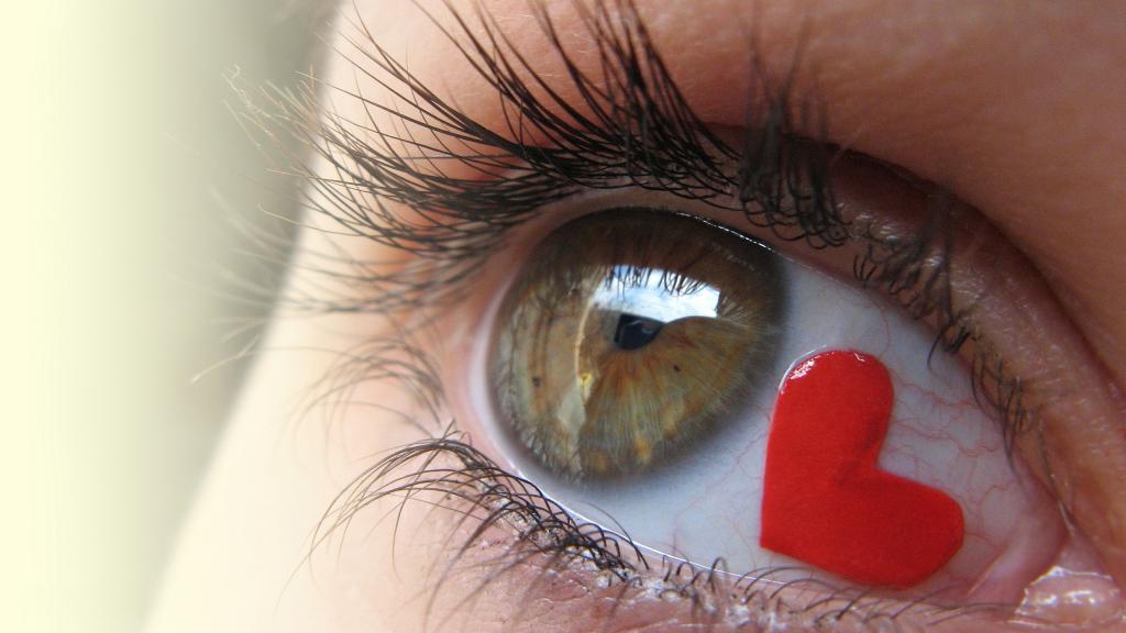 世界上最美的眼睛颜色