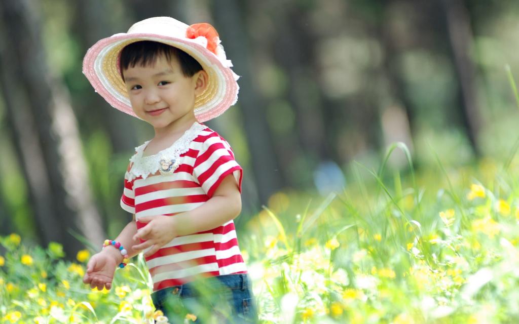 可爱宝贝户外摄影