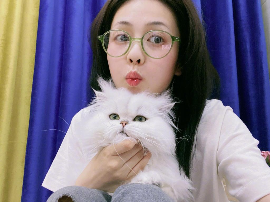 白鹿少女风甜美可爱自拍