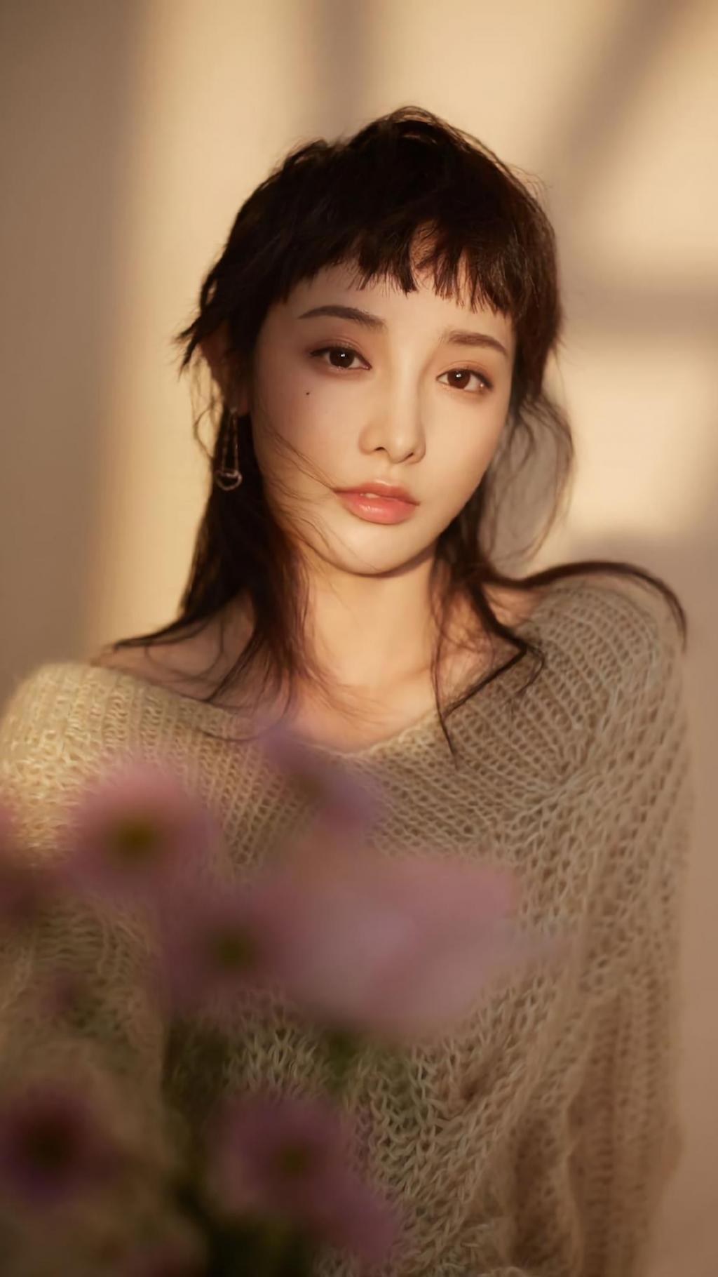 彭小苒时尚休闲甜美迷人写真