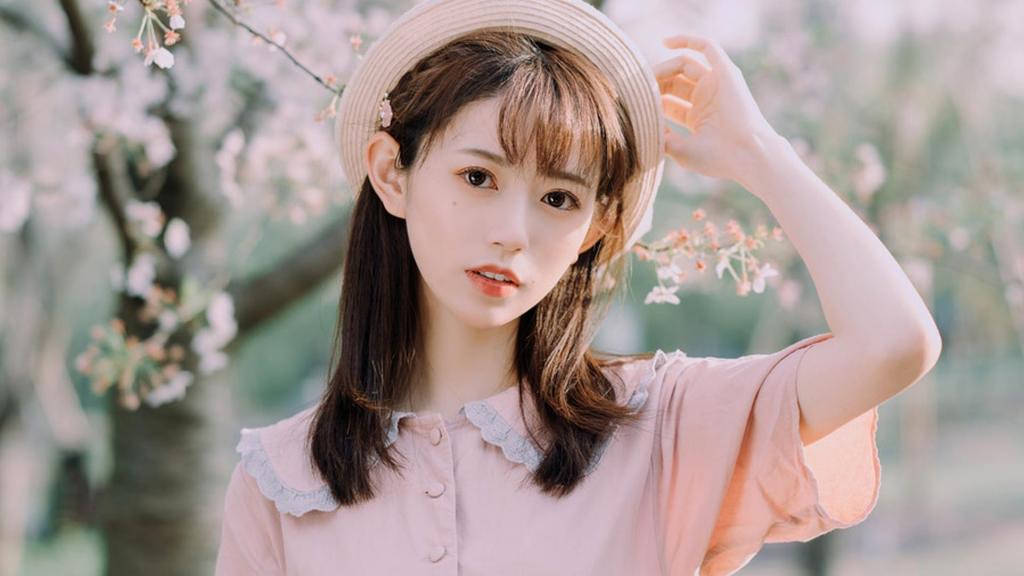 清新俏皮可爱萝莉樱花下的迷人写真