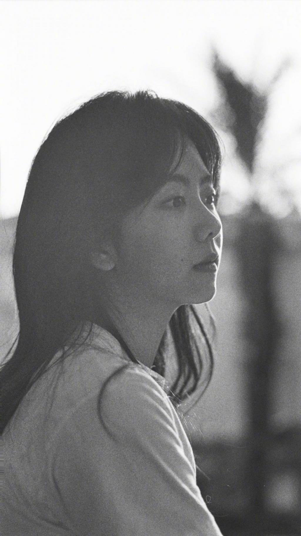 休闲灵气仙女谭松韵时尚休闲写真